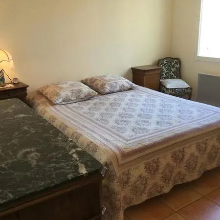 Villa In The Hearth Of The Village Mouries, In The Natural Park Of The Alpilles Mouries